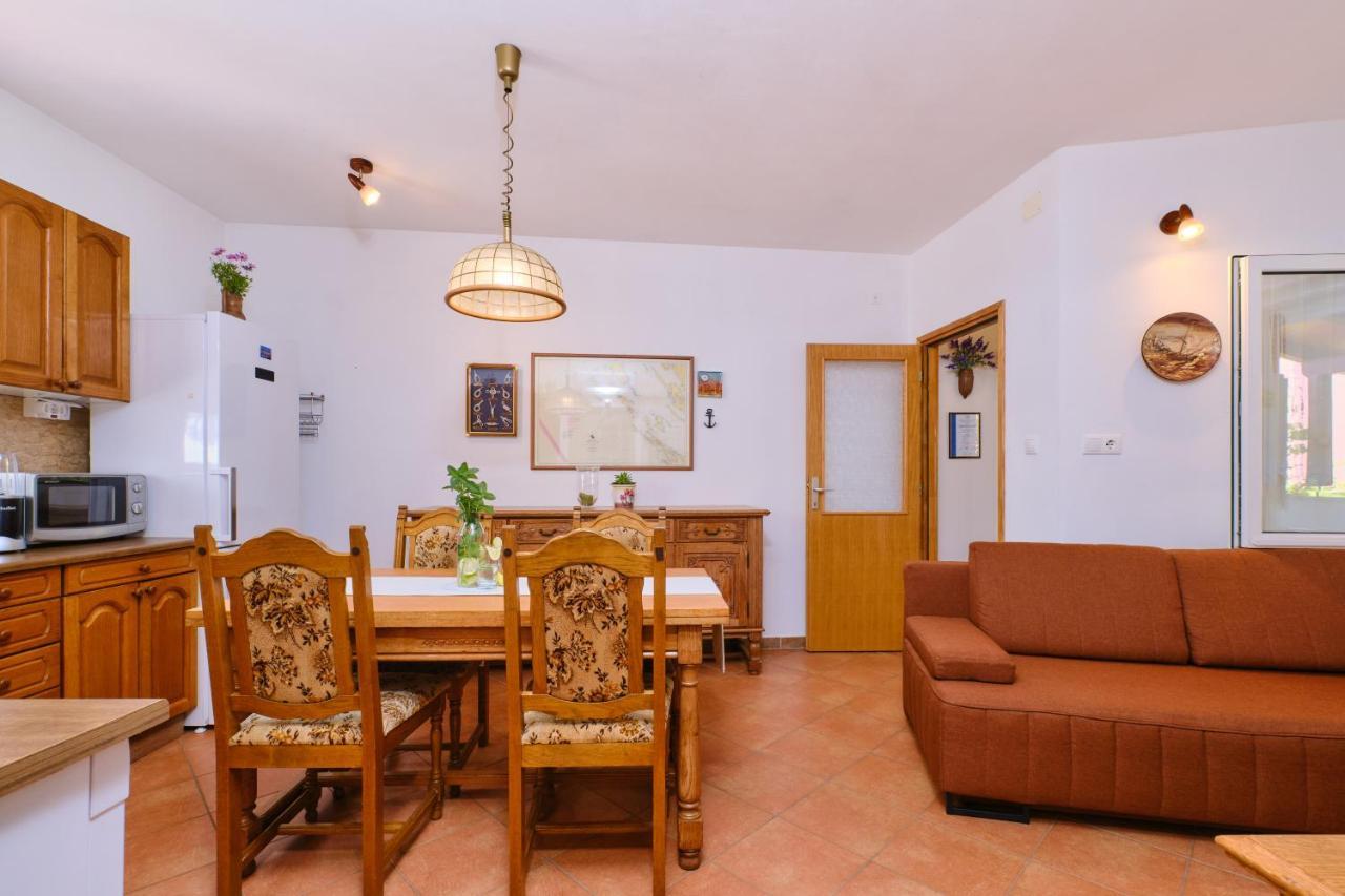 Apartments Antares Mali Lošinj Exterior foto